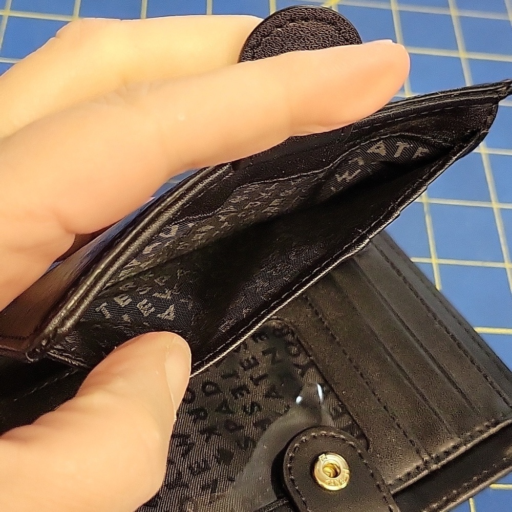 Kate Spade Patent Black Card Holder Wallet 5.5" x 4" x 0.5" Preowned - Picture 6 of 13